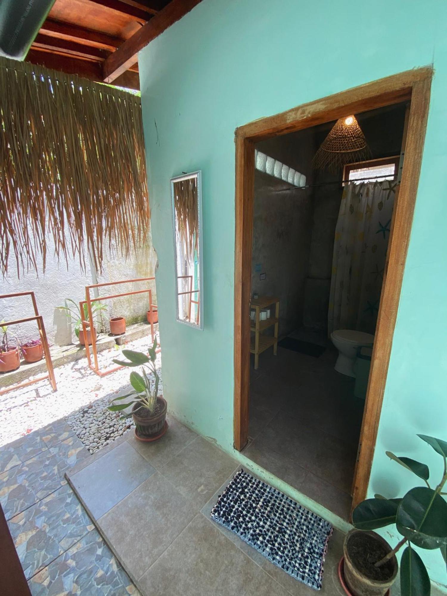 Secret Spot Surf And Stay Kuta  Buitenkant foto