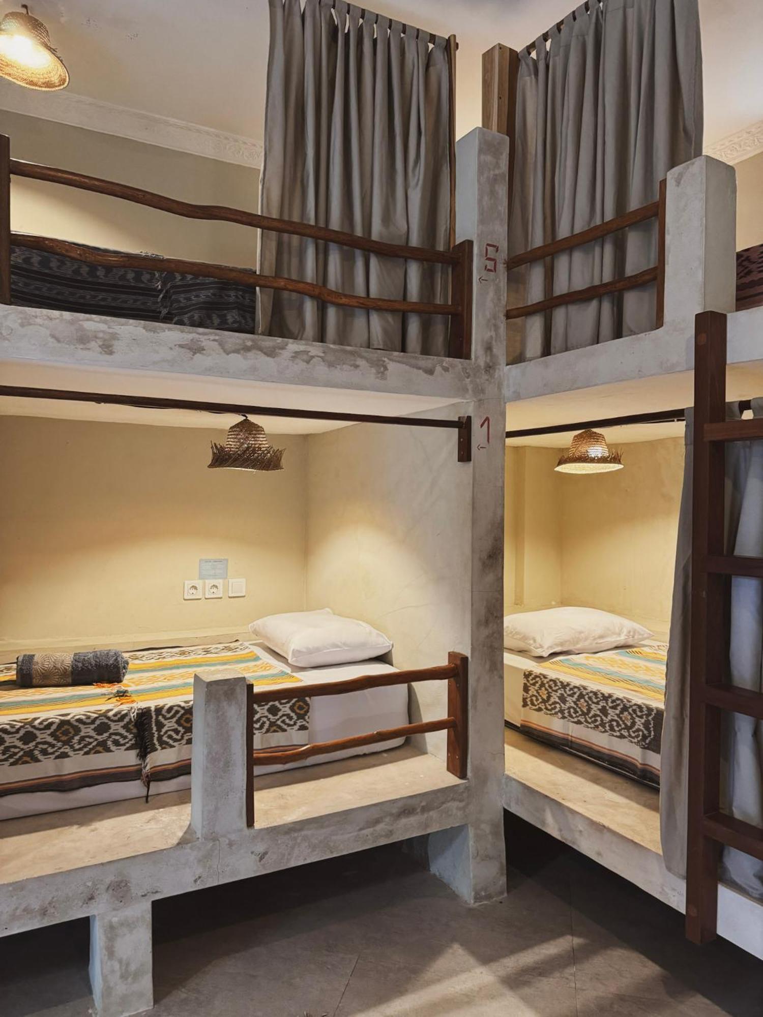 Secret Spot Surf And Stay Kuta  Buitenkant foto