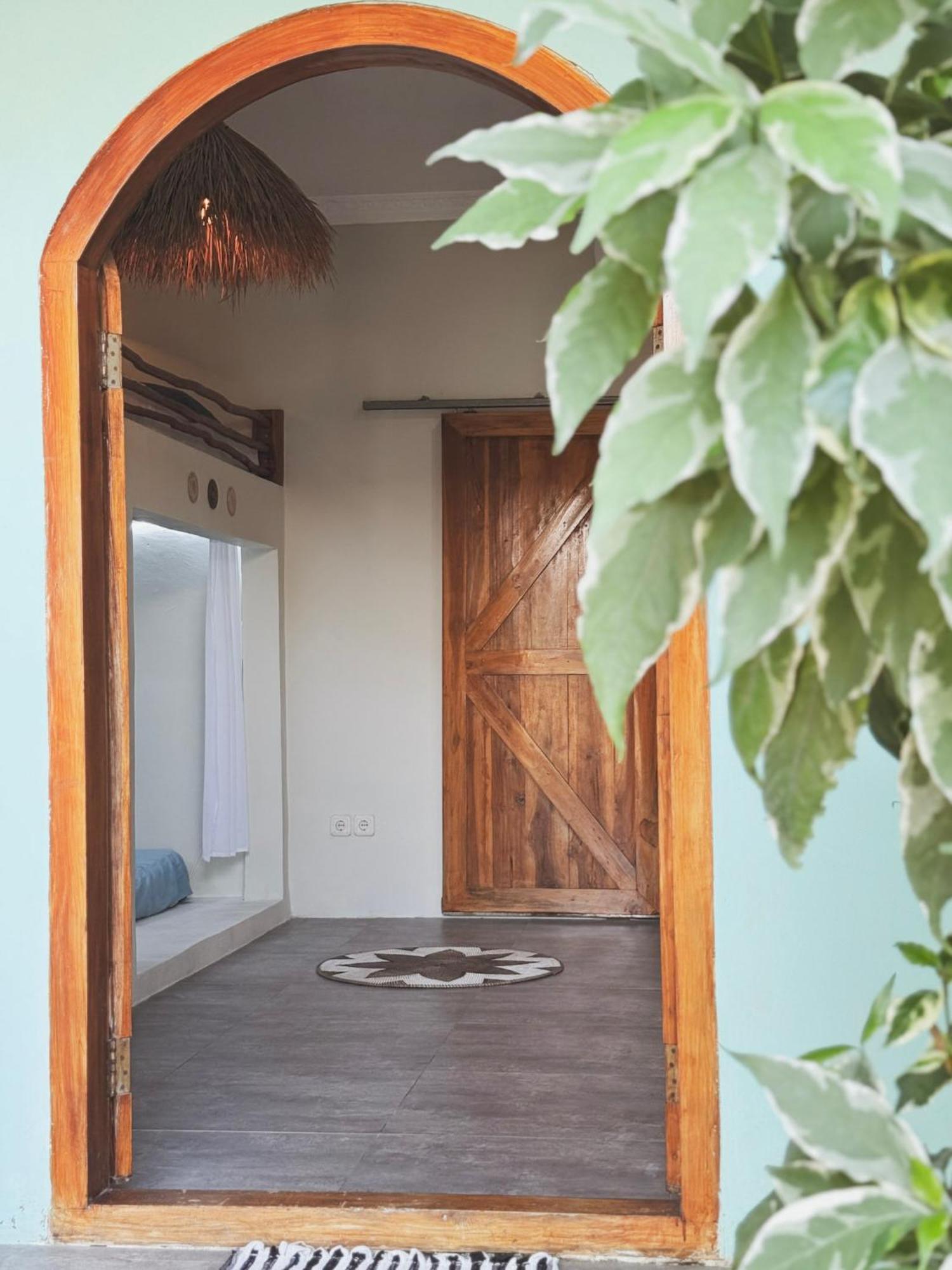 Secret Spot Surf And Stay Kuta  Buitenkant foto